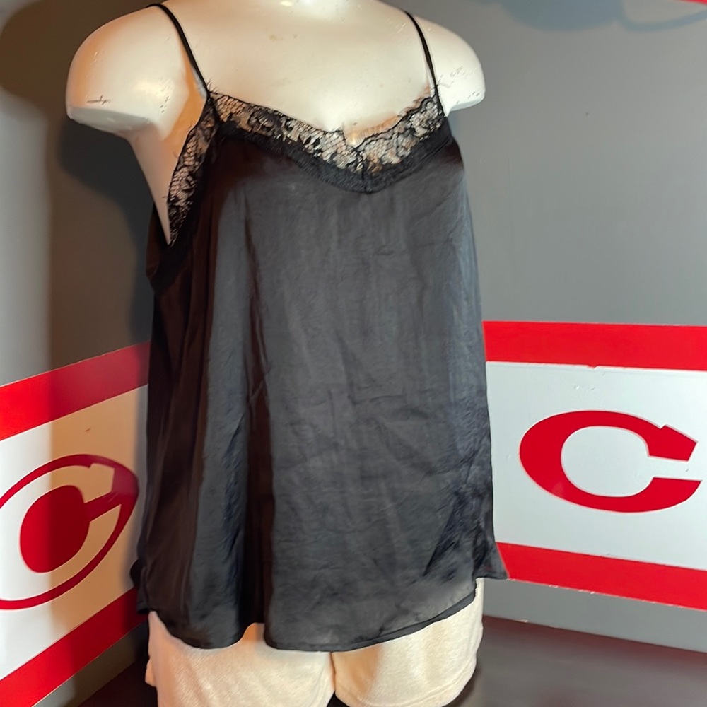 🎉EUC Black Lace Wild Fable Top!